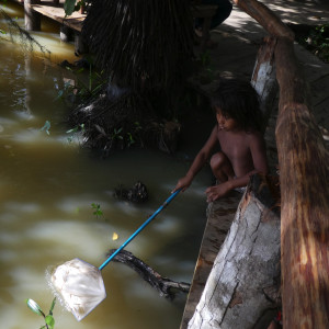 JBL Venezuela Junge am Fischen